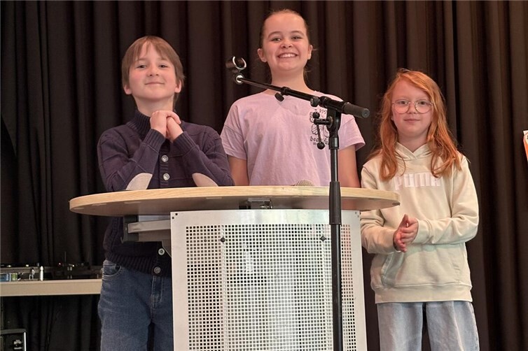 Die 3 Moderatoren und Moderatorinnen der Grundschule Stromberg