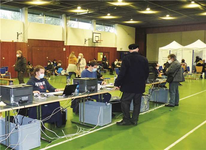 Die 350 qm umfassende Thürer Mehrzweckhalle bot ausreichend Platz für die Realisierung der Impfaktion.