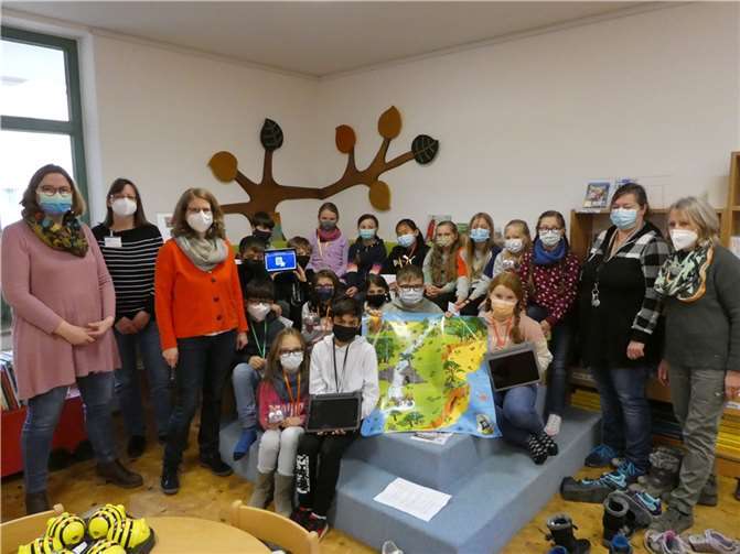 Die 4. Klasse der Kath. Grundschule St. Martin unternahm in der öffentlichen Bücherei in Rheinbach eine Büchereirallye.  Foto: privat