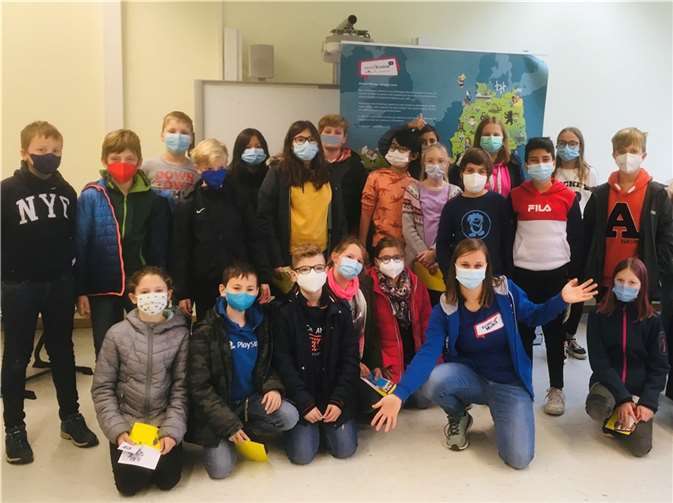 Die 5. Klasse konnte bei einer Stunde mit dem FranceMobil in die Sprache hineinschnuppern. Foto: privat