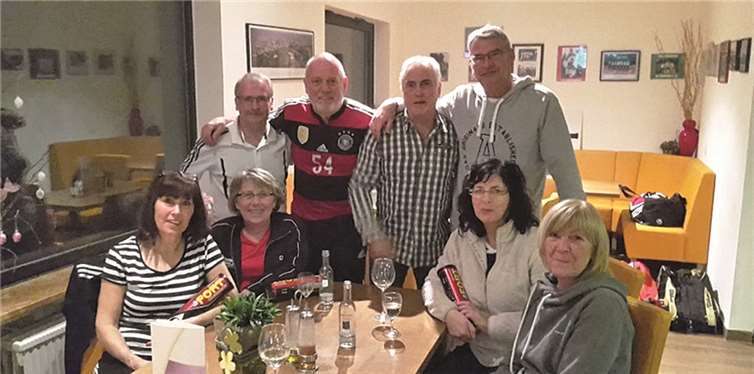 Die 8 Mitglieder hatten viel Spaß beim Mitternachtsturnier.privat