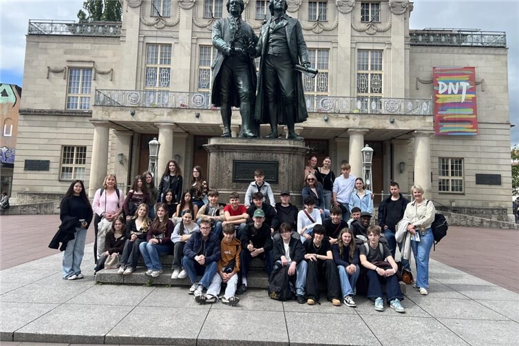 Die 9. Realschul-Klassen der Römerwall‑Schule Rheinbrohl