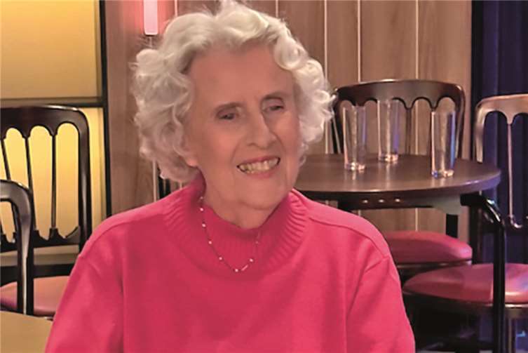 Die 94-jährige Autorin Ingrid Schampel. Foto: privat