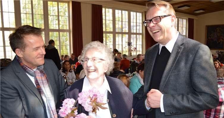 Die 96-jährige Maria Matthias trug ein Gedicht vor.