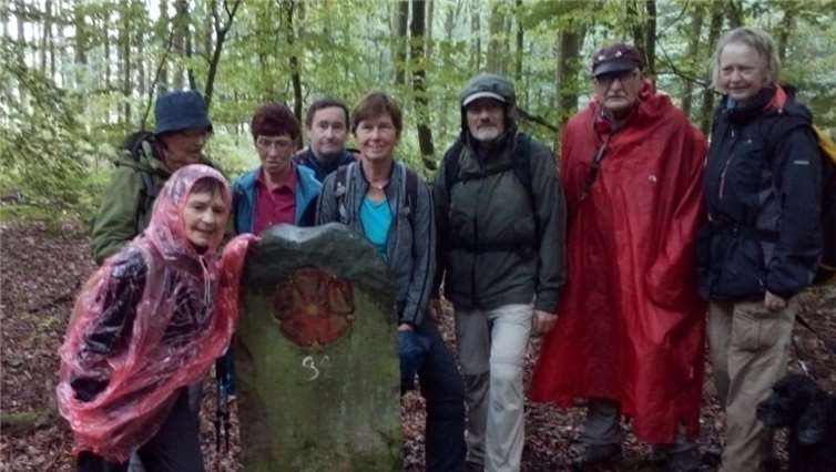 Die A-Gruppe am Alten Grenzstein zwischen Hessen-Kassel und Lippe-Detmold. Foto: privat