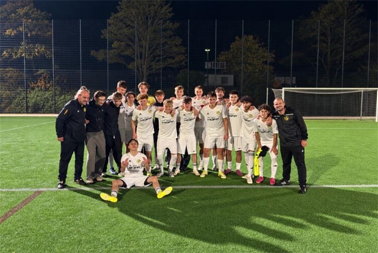 Die A-Junioren nach dem Siegreichen Spiel