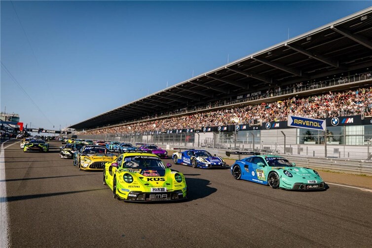 Die ADAC RAVENOL 24h Nürburgring sind in Sachen der Teilnehmerzahl traditionell das größte Rennen der Welt.
