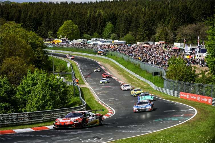 Die ADAC RAVENOL 24h Nürburgring sind jedes Jahr das motorsportliche Highlight am Nürburgring. In der Saison 2024 findet das legendäre Rennen vom 30. Mai bis zum 2. Juni statt.  Foto: Gruppe C Photography