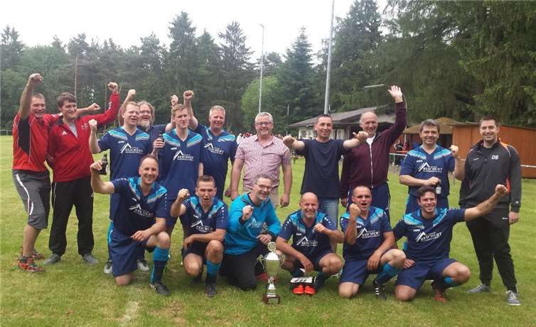Die AH-Landkern/Greimersburg sicherte sich den Titel des Verbandsgemeinde AH Meisters.Privat