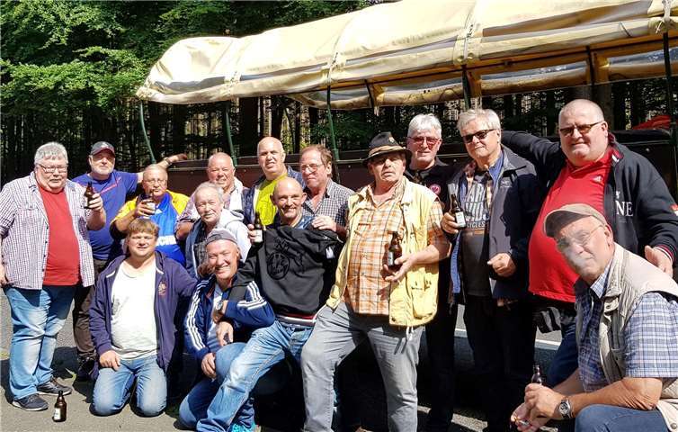 Die „AWO-Küchenjungen“ vom Fußballstammtisch des Arbeiterwohlfahrt-Ortsvereins Neuwied-Heddesdorf können auf einen gelungenen Ausflug zurückblicken. Foto: privat