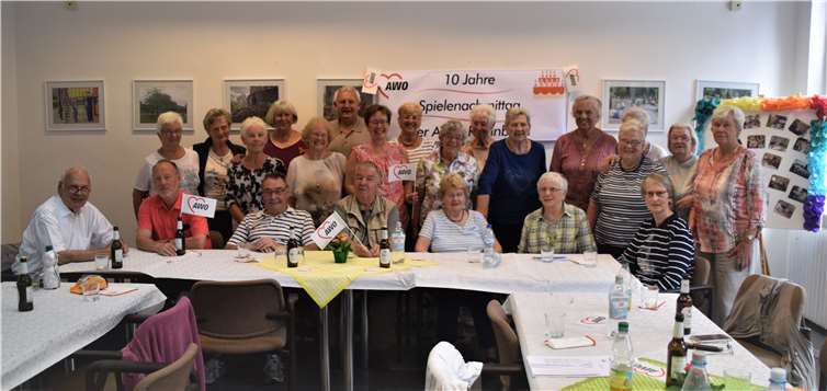 Die AWO feierte das zehnjährige Jubiläum des Spieletreffs unter der Leitung von Christa Virtel.privat