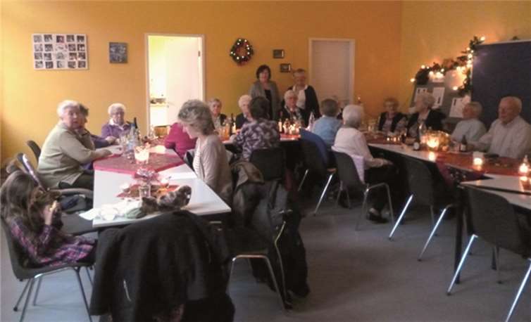 Die AWO in Sayn veranstalte ihren traditionellen Adventsnachmittag für Senioren und verwöhnte ihre Gäste mit Köstlichkeiten vom Feinsten. privat