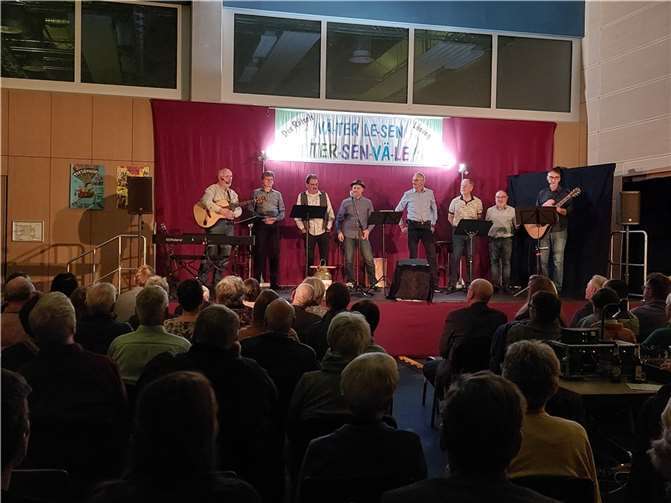 Die Abende waren ausverkauft und die Zuhörer hellauf begeistert.