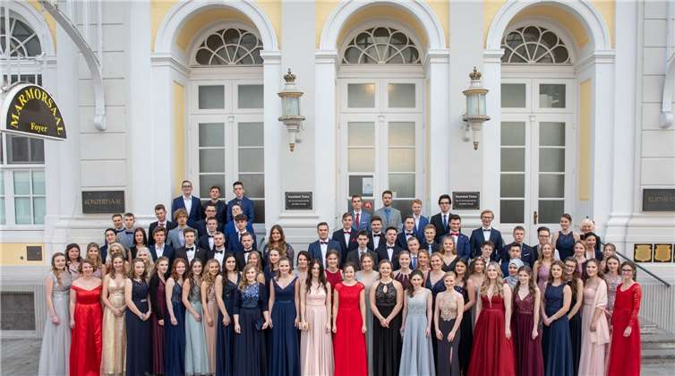 Die Abiturieninnen und Abiturienten des Goethe-Gymnasiums Bad Ems. Foto:Goethe-Gymnasium Bad Ems