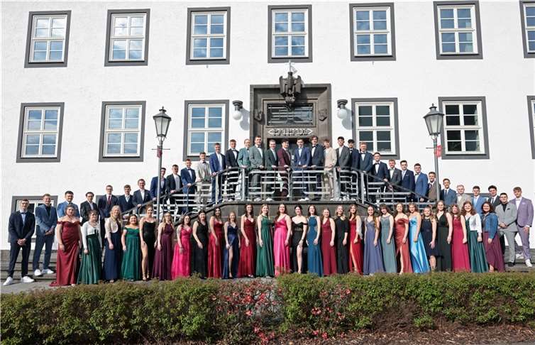 Die Abiturienten 2024 des Erich-Klausener-Gymnasiums.  Foto: Werner Dreschers