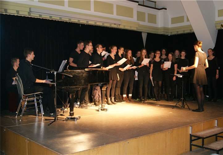 Die Abiturienten sind eine tolle Mannschaft, die musikalisch einiges auf die Beine stellt.privat