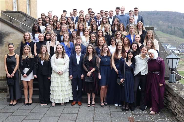 Die Abiturientinnen und Abiturienten 2024 des Gymnasiums Calvarienberg.  Foto: privat