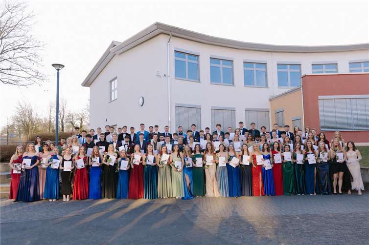 Die Abiturientinnen und Abiturienten 2025. Foto: Anastasiia Priz, Montabaur