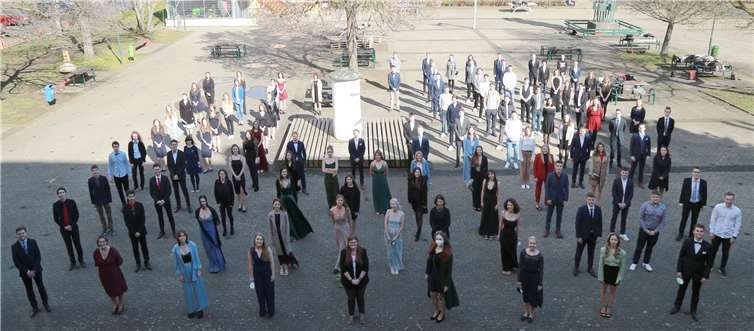 Die Abiturientinnen und Abiturienten des Johannes-Gymnasiums Lahnstein. Foto: Foto Pannek