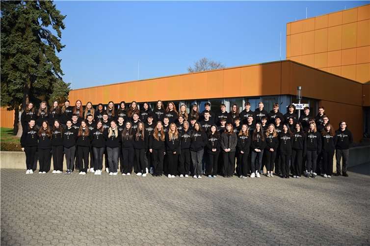 Die Abiturientinnen und Abiturienten des Mittelrhein-Gymnasiums. Foto: Ivan Bruch