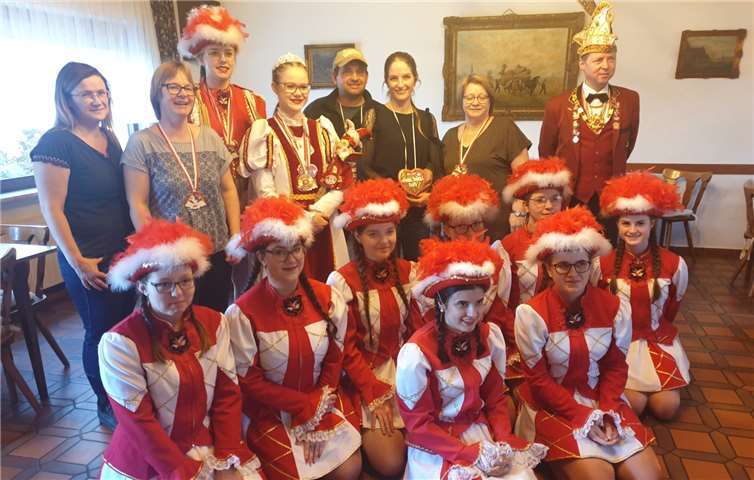 Die Abordnung der KG „Bunte Kuh“ auf dem Gerhardshof.Foto: Hardy Mies