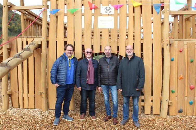 Die Abordnung der Rotaryer (v.l): Jens Heckenbach, Achim Fischer, Heinz Brands, Jürgen Preuß. Foto: WITE