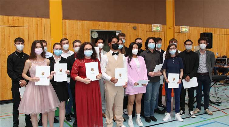 Die Absolventen der Klasse 10c mit ihrem Klassenleiter Philipp Meine. Fotos: Sandra Rose