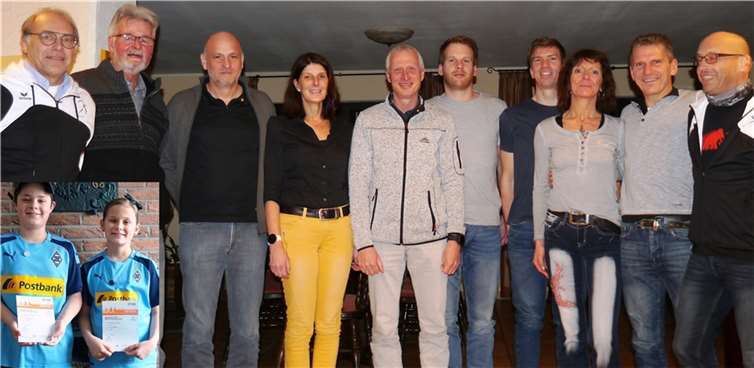 Die Absolventen des Sportabzeichens; vorne li. die beiden jüngsten Absolventen, die Zwillinge Henri und Charlotte Ahlswede. Fotos: Archiv Lauftreff Puderbach