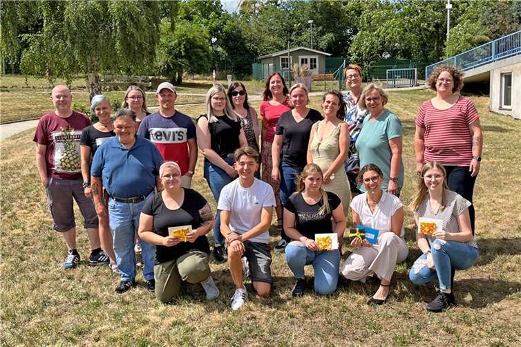 Die Absolventen und Ausbildungsverantwortliche im Caritas Zentrum Mendig.  Foto: Caritas Zentrum Mendig