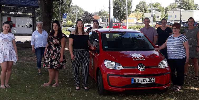 Die Absolventen und Ihre Ausbilder freuten sich gemeinsam über die erfolgreich abgelegten Prüfungen. Foto: privat