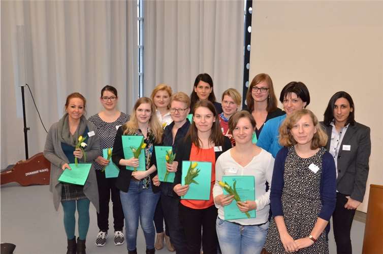 Die Absolventinnen gemeinsam mit den Programmkoordinatorinnen. privat