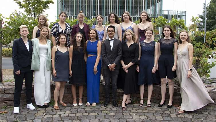 Die Absolventinnen und Absolventen 2024. Foto: © LUA