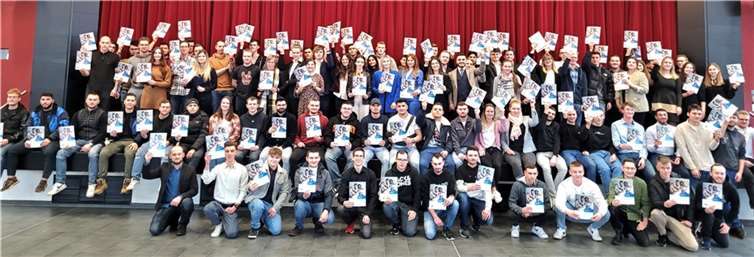 Die Absolventinnen und Absolventen.  Foto: IHK Montabaur
