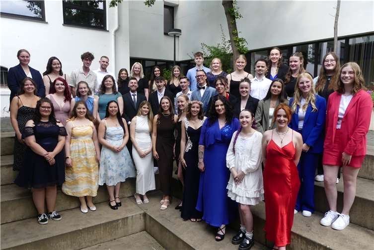 Die Absolventinnen und Absolventen der Hildegard von Bingen Schule Koblenz. Foto: Verena Walmroth