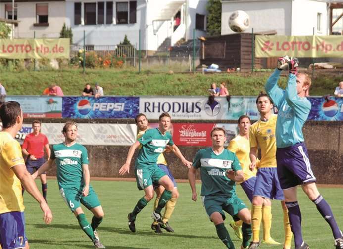 Die Abwehr der Platzherren stand diesesmal gut postiert. RÜ