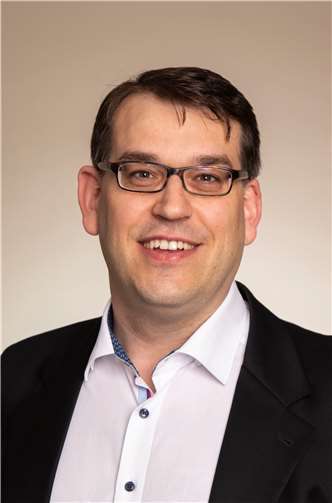 Die Adenauer CDU-Fraktion mit dem Vorsitzenden Torsten Raths macht sich für die finanzielle Förderung von Schwimmkursen und von Fahrsicherheitstrainings am Nürburgring stark. Foto: privat