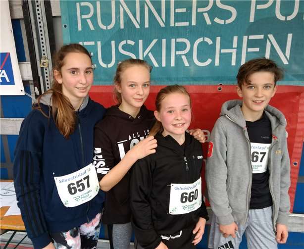 Die Adenauer-Leichtathleten nahmen beim Silvesterlauf in Euskirchen teil. privat