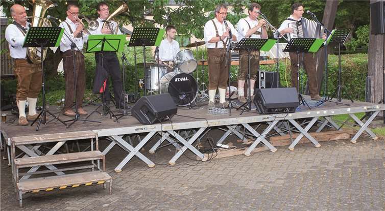 Die „Adikrainer“ unterhielten die Besucher mit abwechslungsreicher Musik.WT