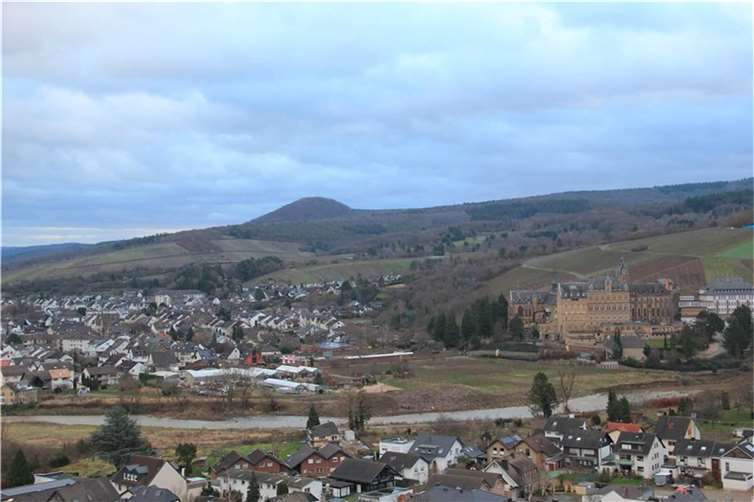 Die Änderung des Flächennutzungsplanes und der Bebauungsplan „Kloster Calvarienberg“ wurden im Stadtrat von Bad Neuenahr-Ahrweiler einstimmig verabschiedet.  Foto: GS