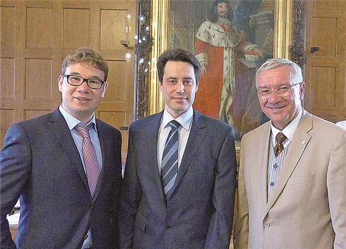 Die AfD-Fraktion trat im Koblenzer Ratssaal zusammen: Florian Arndt, Stefan Scheer und Bürgermeister Joachim Hofmann-Göttig (SPD) (v.l.n.r.).privat