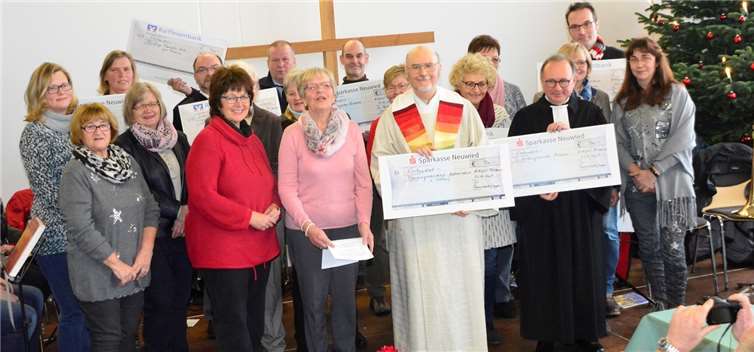 Die Agenda-Frauen des Kirchspiels Anhausen verteilte den Erlös des diesjährigen Bauernmarktes.privat