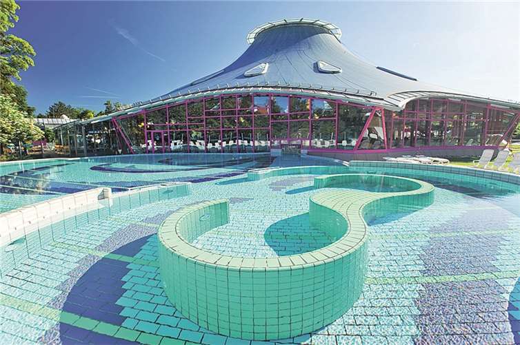 Die Ahr-Thermen laden zum entspannen und erholen ein. privat