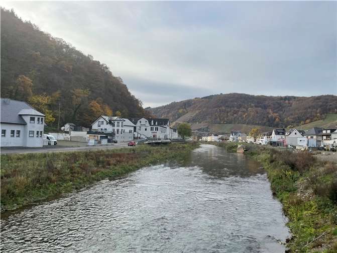 Die Ahr in Dernau bei normalen Wasserstand.  Foto: ROB