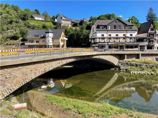 Die Ahrbrücke in Altenahr.  Foto: ROB