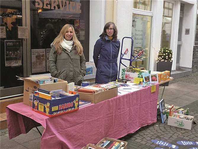 Die Ahrkreisgruppe der amnesty international machte beim Remagener Nikolausmarkt mit einem Stand auf sich aufmerksam. Privat