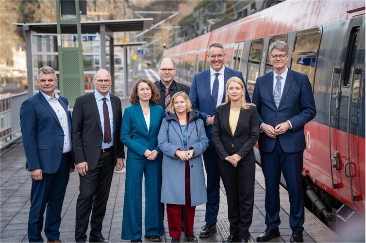 Die Ahrtalbahn wurde am 12. Dezember 2025 offiziell wieder in Betrieb genommen. Foto: B. Risse/Kreisverwaltung Ahrweiler