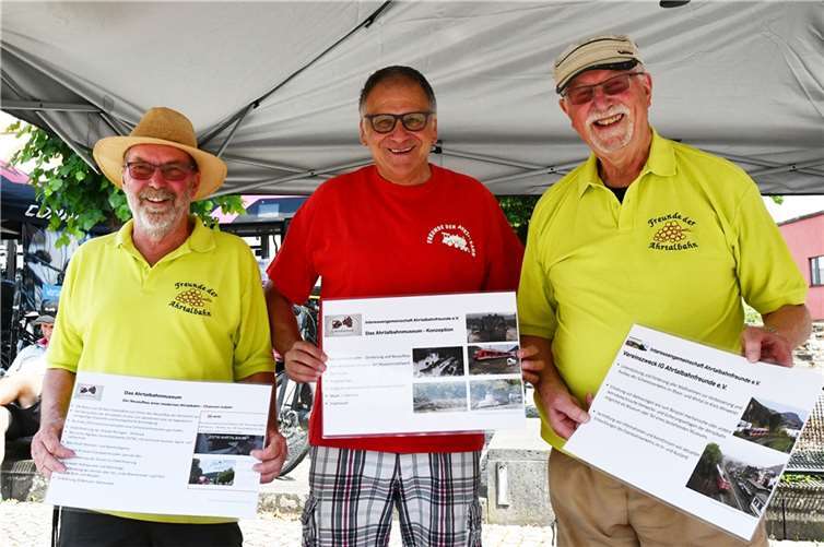 Die Ahrtalbahnfreunde präsentierten sich und ihre Arbeit.