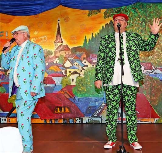 Die Ahrtalblömche sorgten mit ihrem Sketch für Stimmung.. Fotos: -SES-