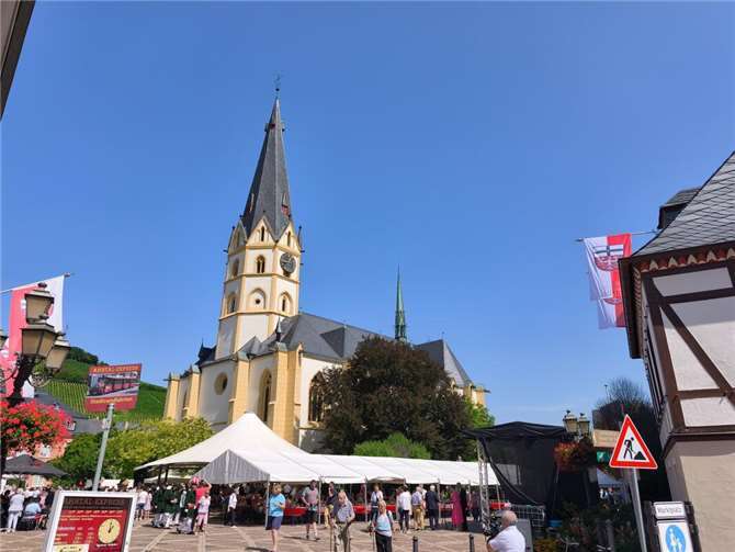 Die Ahrweiler St. Laurentius Kirche kann auf eine 756-jährige Geschichte zurückblicken.  Fotos: DU