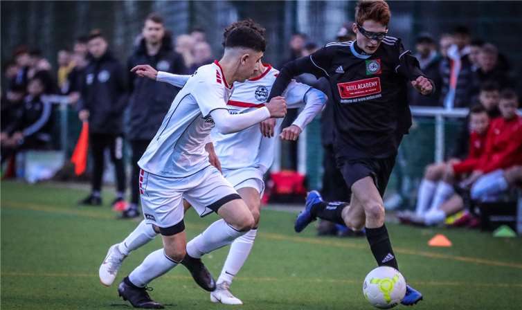 Die Ahrweilerer drückten gegen Ende nochmals aufs Tempo, brachten es aber nicht zu einem Torabschluss.Foto: JSG Remagen